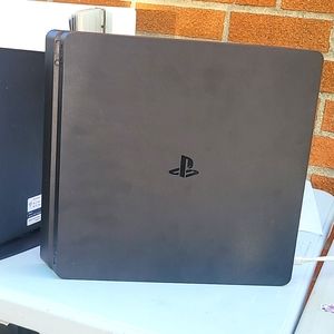 PS4 slim